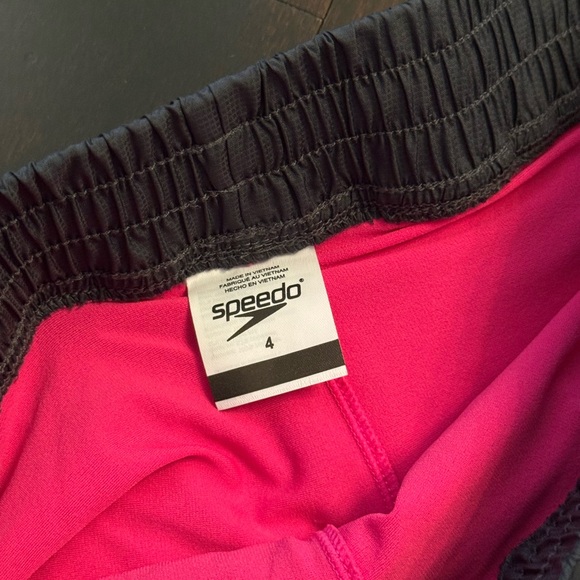 NWT!! Speedo Grey and Pink Athletic Shorts Moisture-Wicking Design - Picture 3 of 6